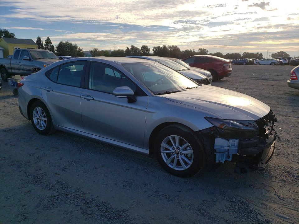 Photo 4 from auction – 2025 TOYOTA CAMRY with VIN 4T1DAACK0SU073779
