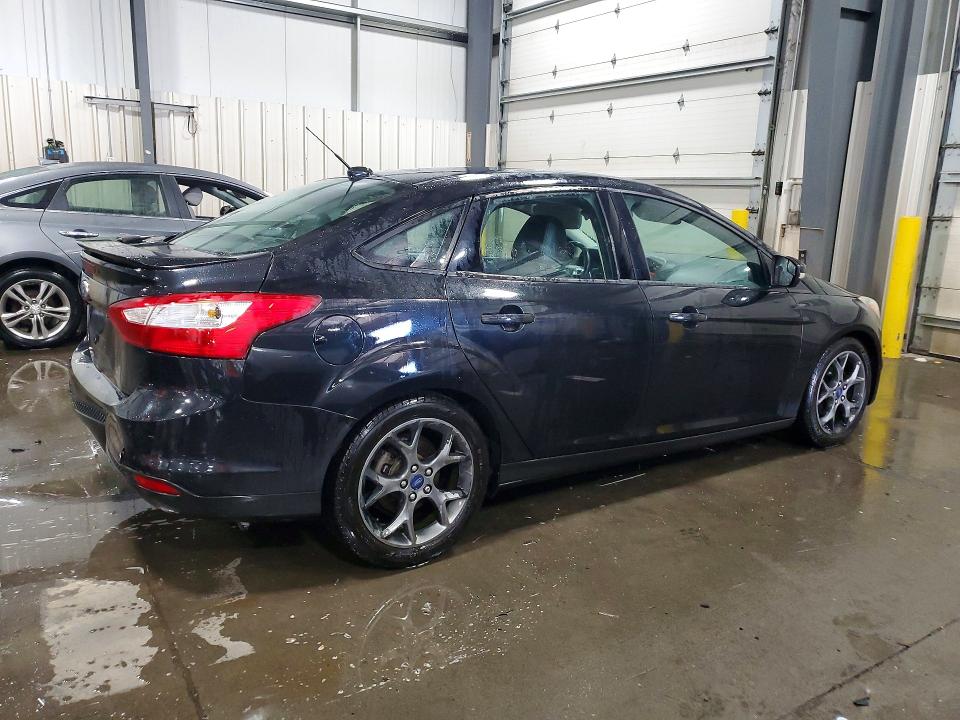 Photo 3 from auction – 2014 FORD FOCUS with VIN 1FADP3F20EL129455