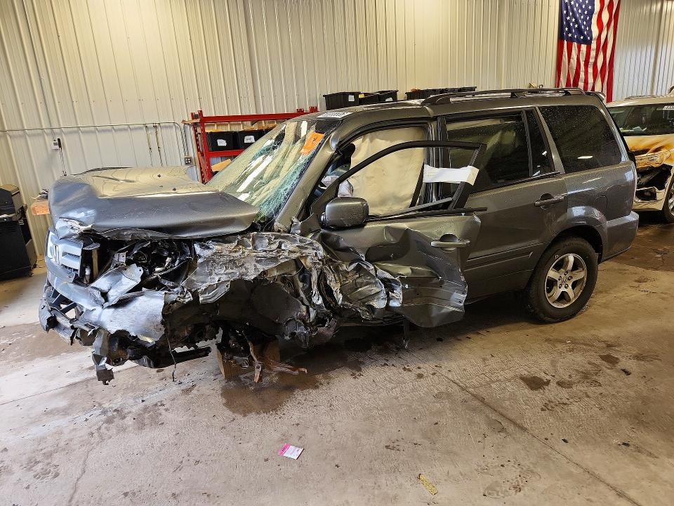 Снимка 1 от търг – 2008 HONDA PILOT с VIN 5FNYF18588B040489