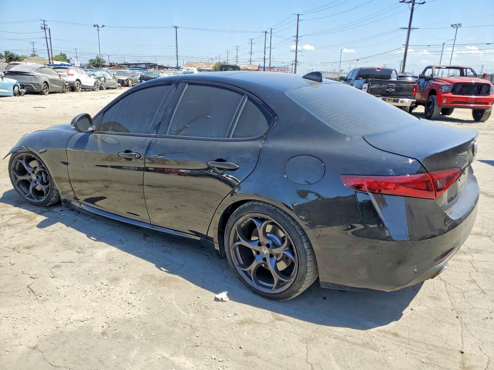 Photo 2 from auction – 2018 ALFA ROMEO GIULIA with VIN ZARFAECNXJ7596650