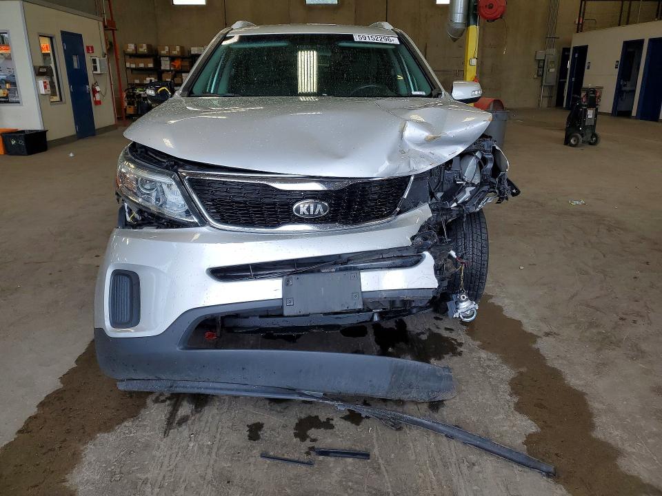 Photo 5 from auction – 2015 KIA SORENTO with VIN 5XYKTDA7XFG606430