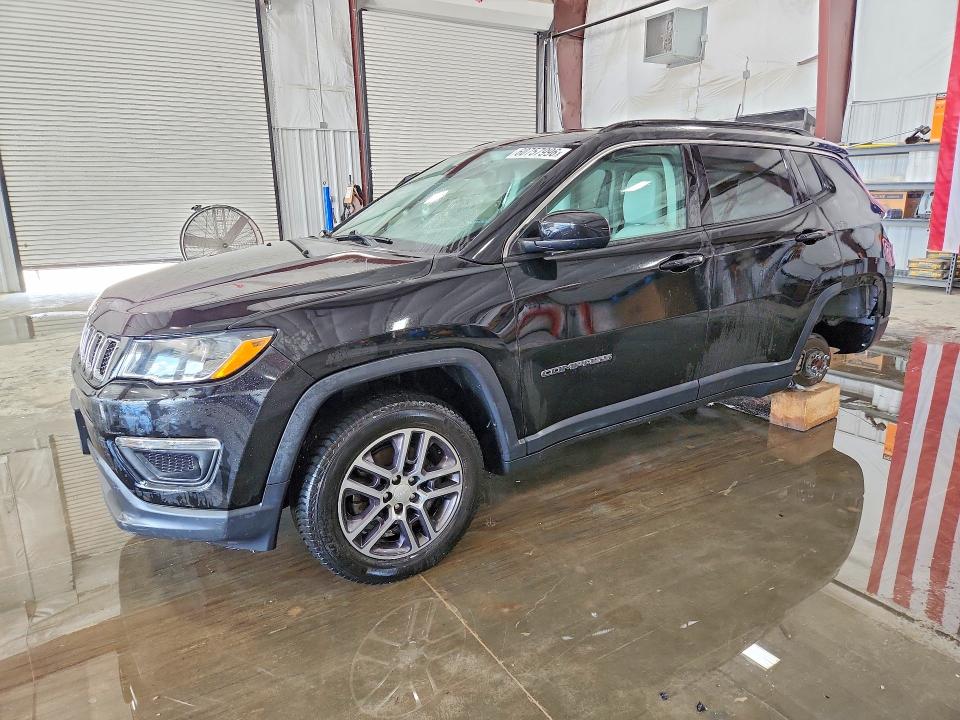 JEEP COMPASS 2017 with VIN 3C4NJCBB1HT632846 - Photo from auction