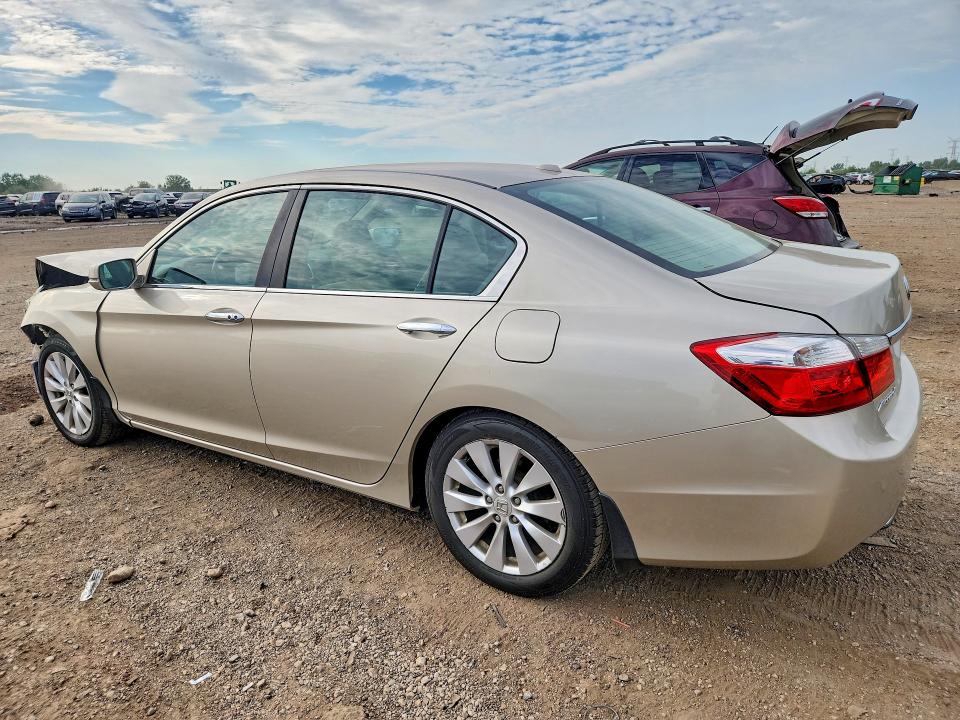 Photo 2 from auction – 2014 HONDA ACCORD with VIN 1HGCR2F87EA187297