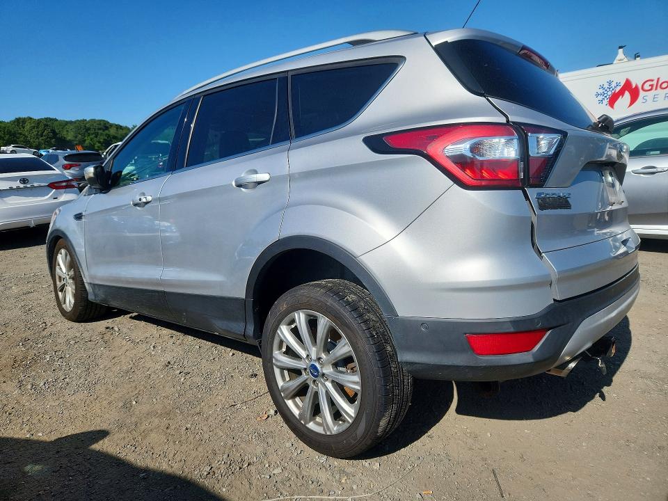 Photo 2 from auction – 2018 FORD ESCAPE with VIN 1FMCU9J97JUD53019