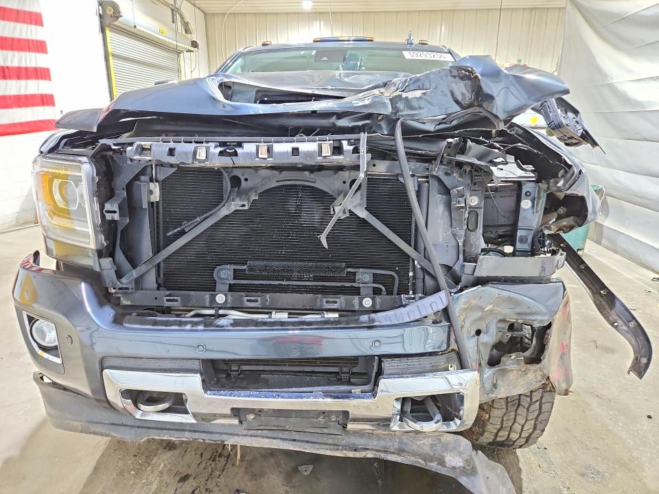 Photo 5 from auction – 2018 GMC SIERRA with VIN 1GT12UEY9JF107972