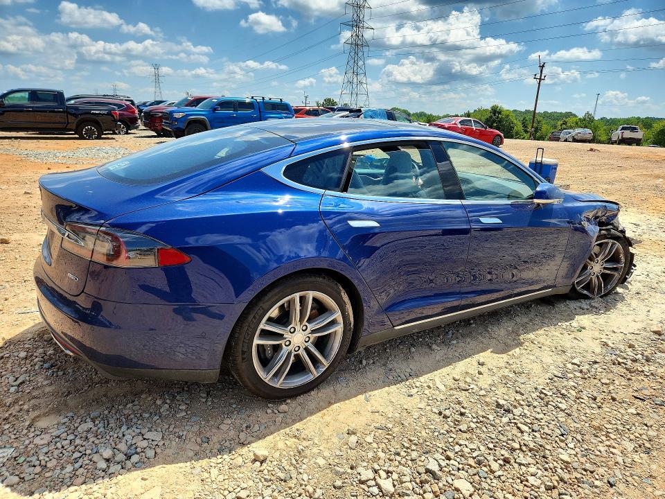 Photo 3 from auction – 2015 TESLA MODEL S with VIN 5YJSA1E20FF117223