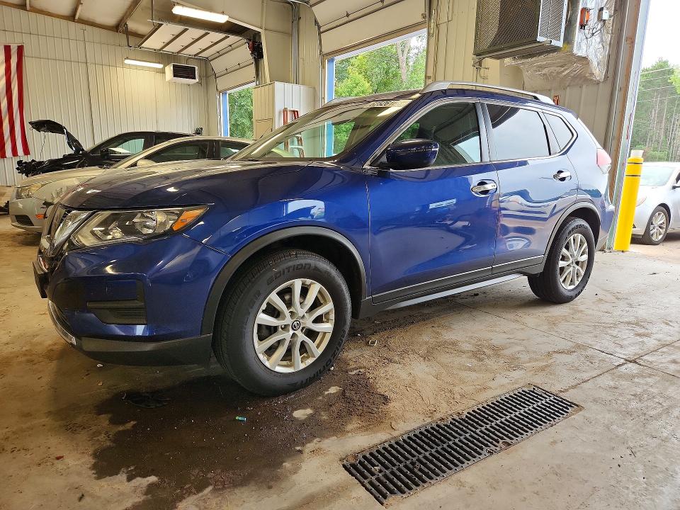 NISSAN ROGUE 2017 with VIN 5N1AT2MV9HC847490 - Photo from auction