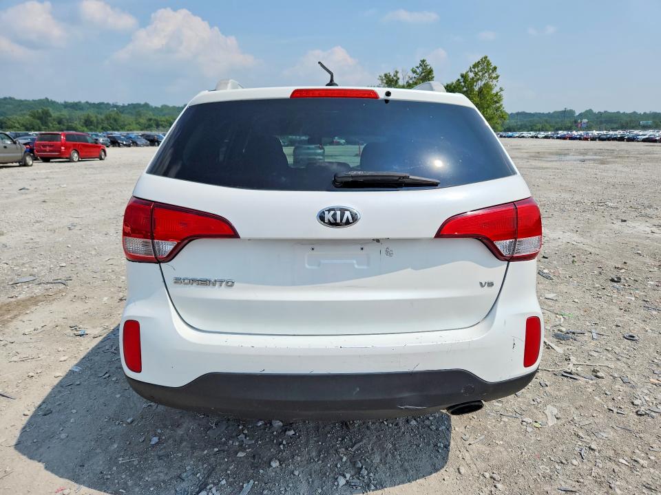 Photo 6 from auction – 2015 KIA SORENTO with VIN 5XYKTDA71FG602993
