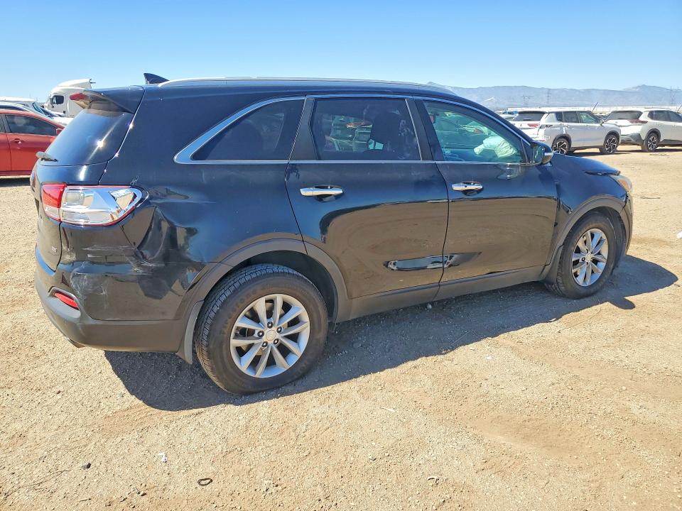 Photo 3 from auction – 2017 KIA SORENTO with VIN 5XYPG4A31HG272542