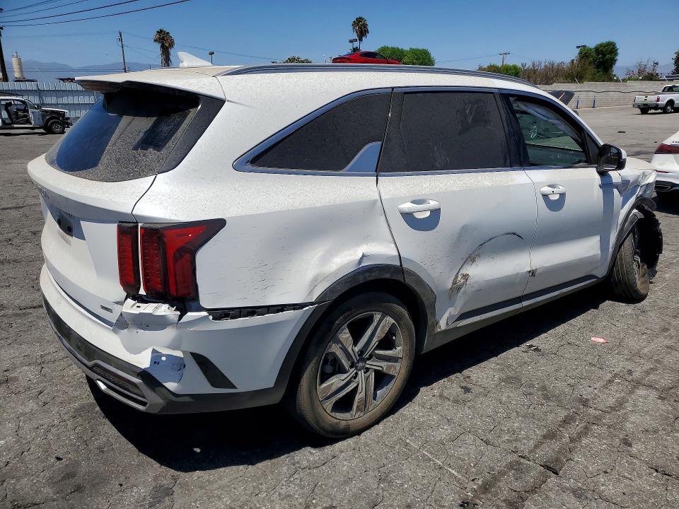 Photo 3 from auction – 2024 KIA SORENTO with VIN KNDRHDLGXR5259790