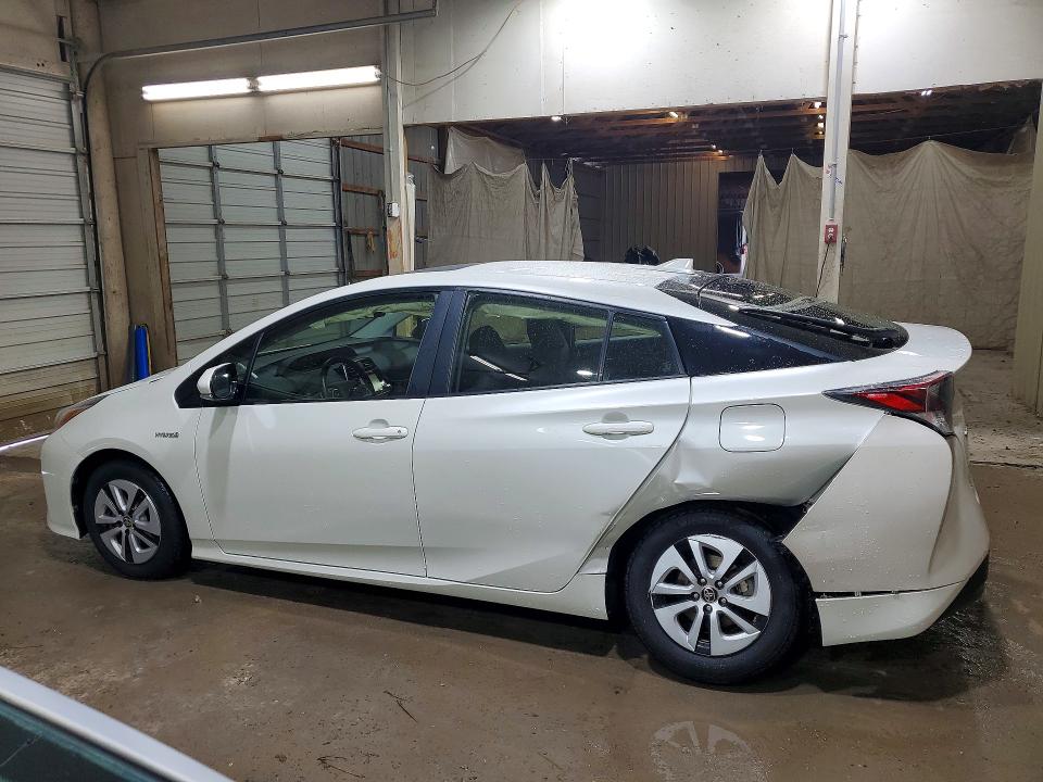 Photo 2 from auction – 2016 TOYOTA PRIUS with VIN JTDKARFU8G3513848