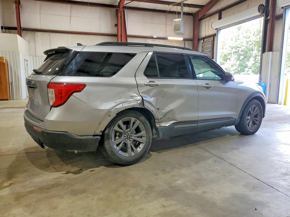 Photo 3 from auction – 2021 FORD EXPLORER with VIN 1FMSK7DH2MGA39886