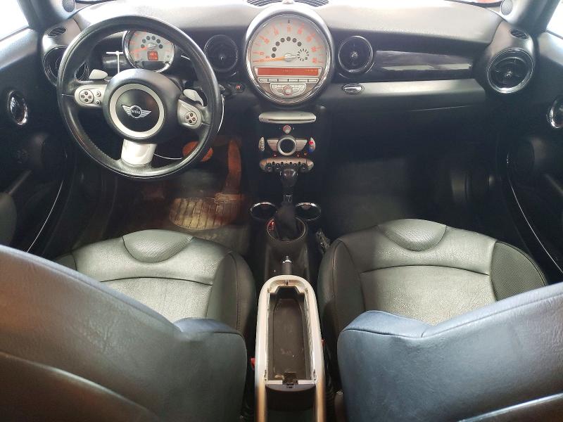 Photo 8 from auction – 2008 MINI COOPER with VIN WMWMF33518TT60216