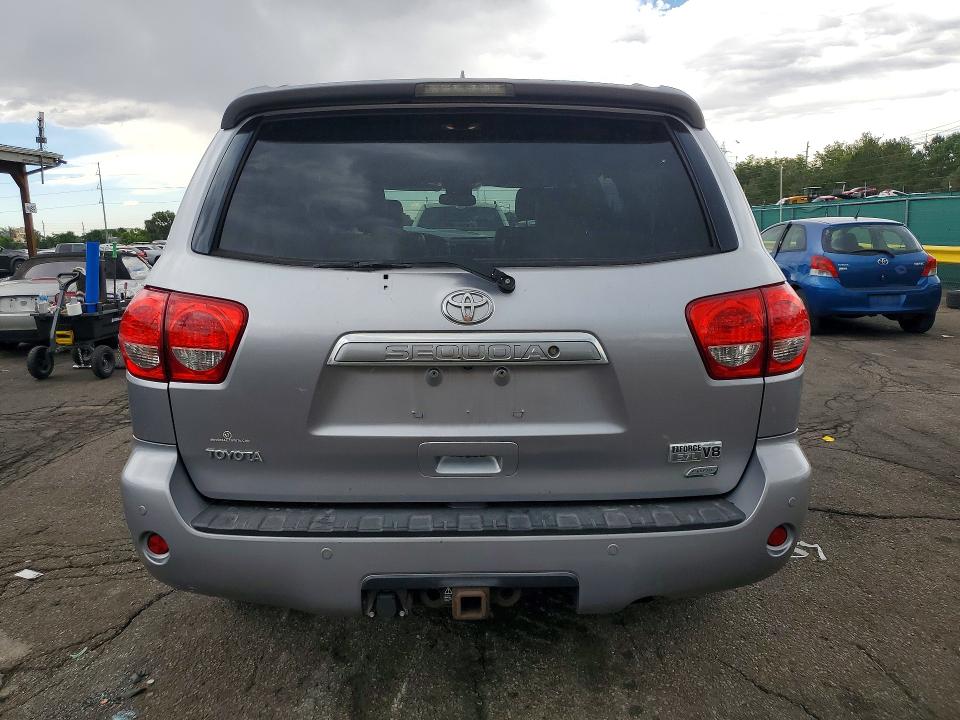 Photo 6 from auction – 2010 TOYOTA SEQUOIA with VIN 5TDDW5G16AS032249