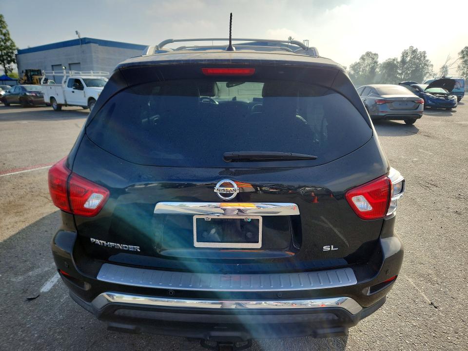 Photo 6 from auction – 2018 NISSAN PATHFINDER with VIN 5N1DR2MN8JC625072