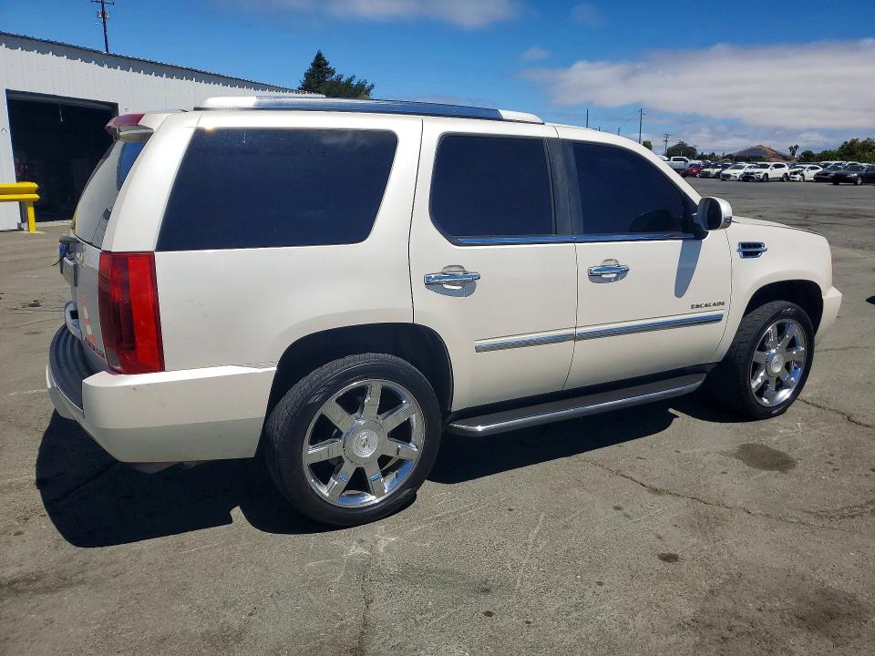صورة رقم 3 من المزاد - 2011 CADILLAC ESCALADE مع VIN 1GYS4BEF7BR254979