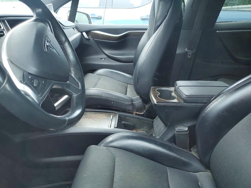 Photo 7 from auction – 2016 TESLA MODEL X with VIN 5YJXCBE29GF022814