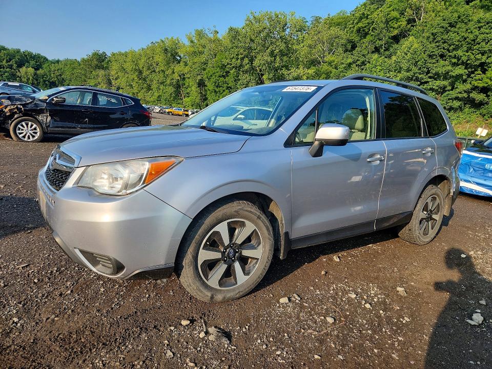 SUBARU FORESTER 2015 with VIN JF2SJADC6FH422835 - Photo from auction