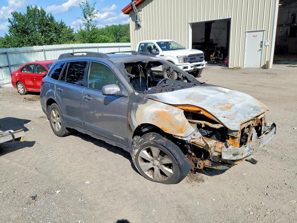 Photo 4 from auction – 2011 SUBARU OUTBACK with VIN 4S4BRBKC4B3372228