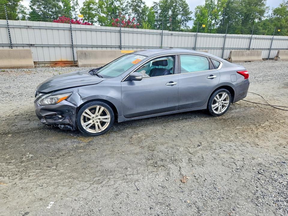 NISSAN ALTIMA 2017 with VIN 1N4BL3AP7HC196547 - Photo from auction