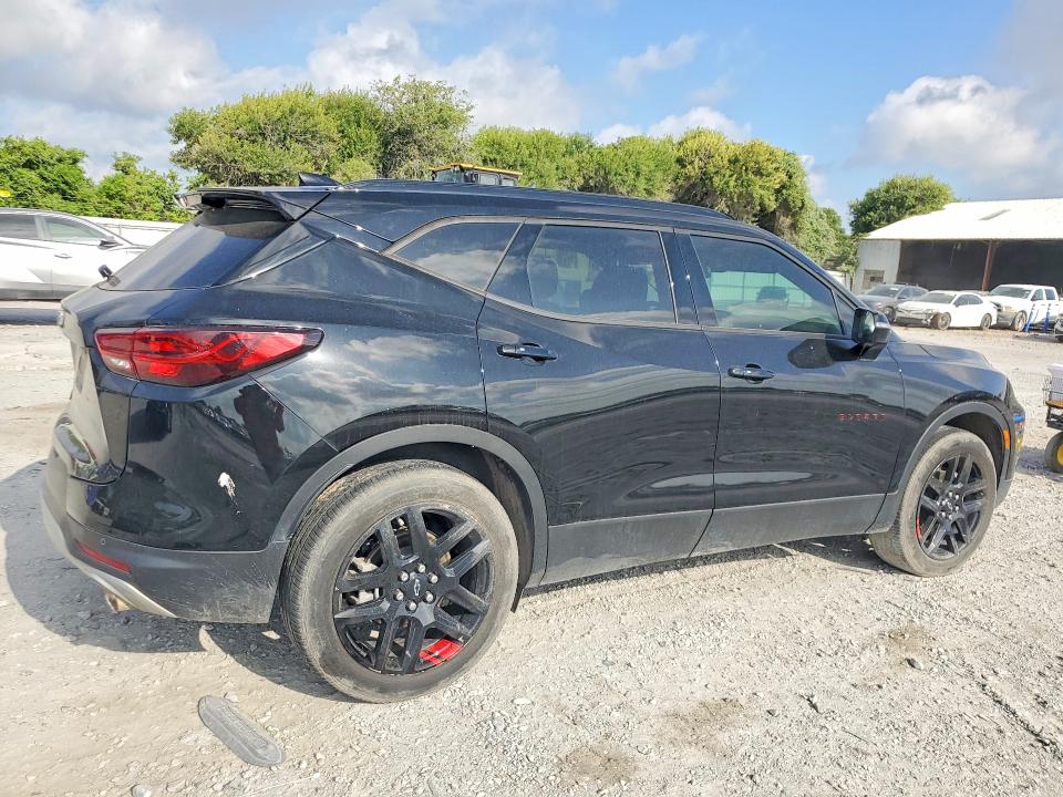 Photo 3 from auction – 2023 CHEVROLET BLAZER with VIN 3GNKBDRS7PS108527