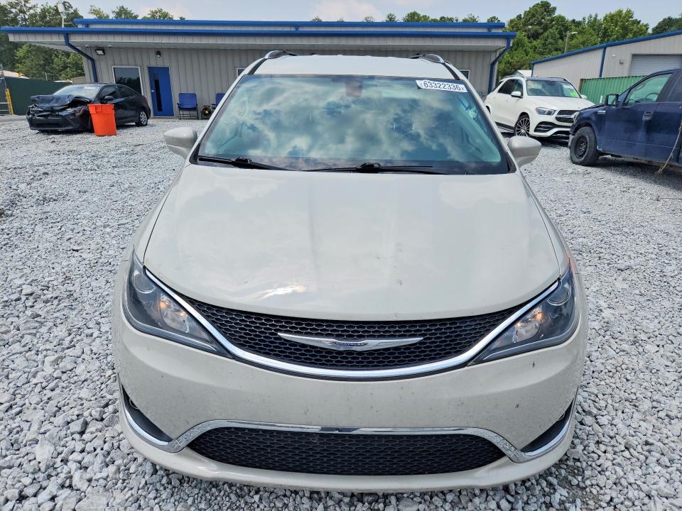 Photo 5 from auction – 2017 CHRYSLER PACIFICA with VIN 2C4RC1EG1HR669261