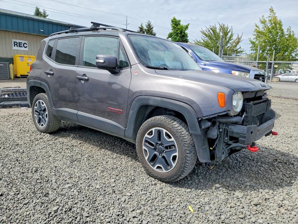 Photo 4 from auction – 2016 JEEP RENEGADE with VIN ZACCJBCT0GPC81541