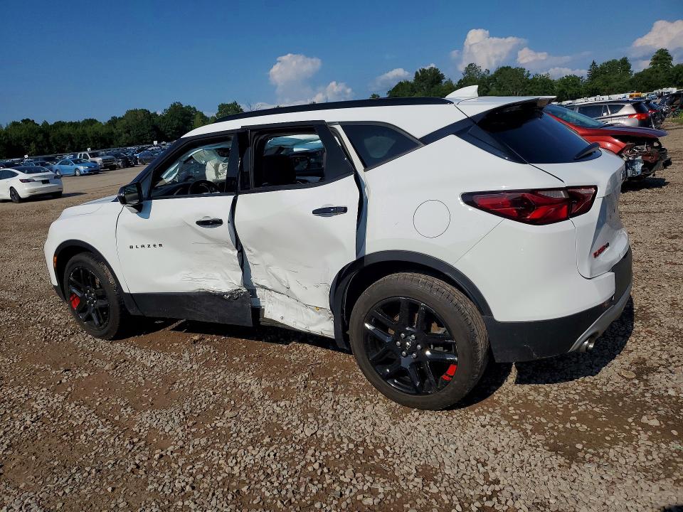 Photo 2 from auction – 2022 CHEVROLET BLAZER with VIN 3GNKBJRS7NS125176