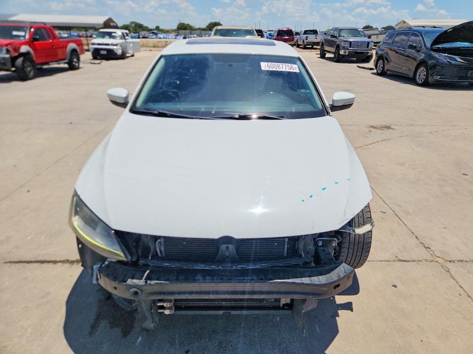 Photo 5 from auction – 2017 VOLKSWAGEN JETTA with VIN 3VWDB7AJ8HM313136