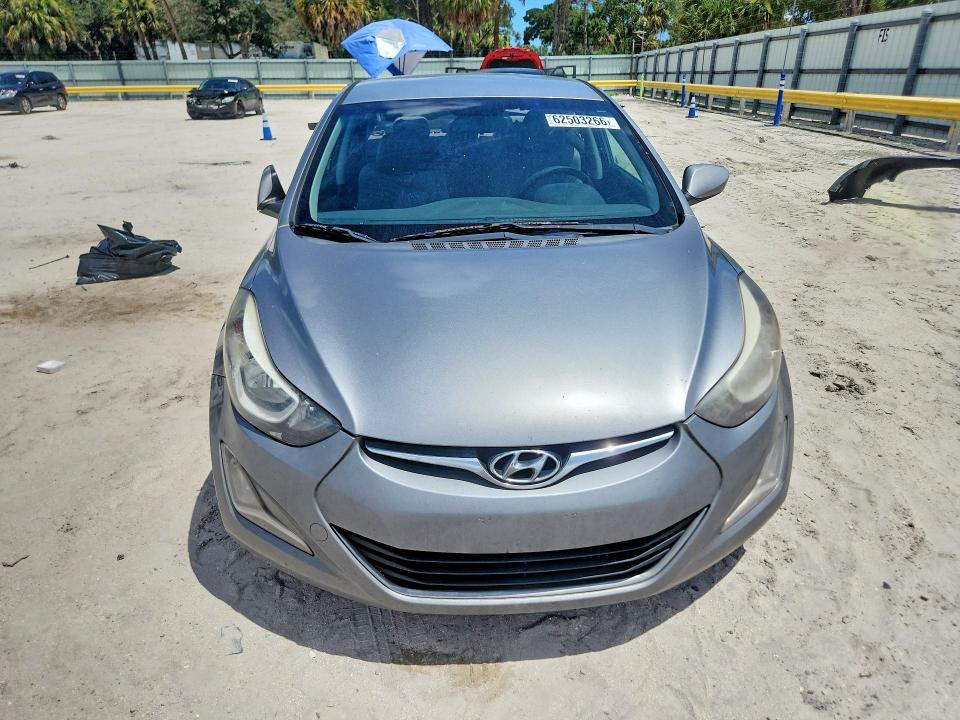 Photo 5 from auction – 2015 HYUNDAI ELANTRA with VIN KMHDH4AE2FU300776
