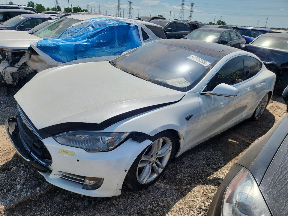 TESLA MODEL S 2015 с VIN 5YJSA4S24FF094700 - Фото с аукциона
