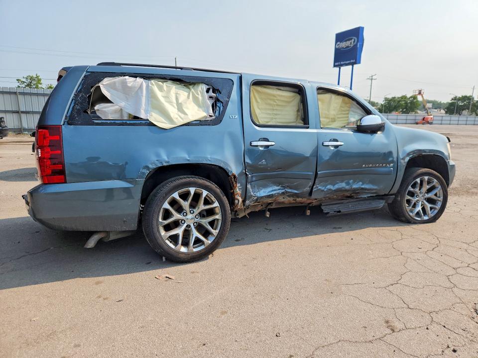 Photo 3 from auction – 2008 CHEVROLET SUBURBAN with VIN 3GNFK16398G103556