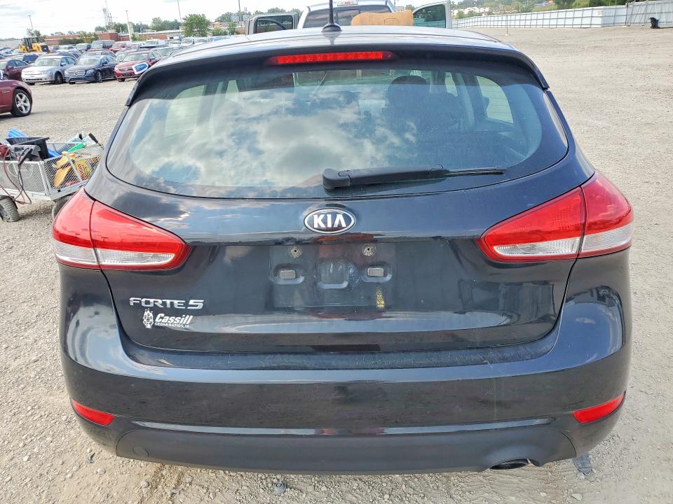 Photo 6 from auction – 2017 KIA FORTE5 with VIN KNAFK5A86H5688944