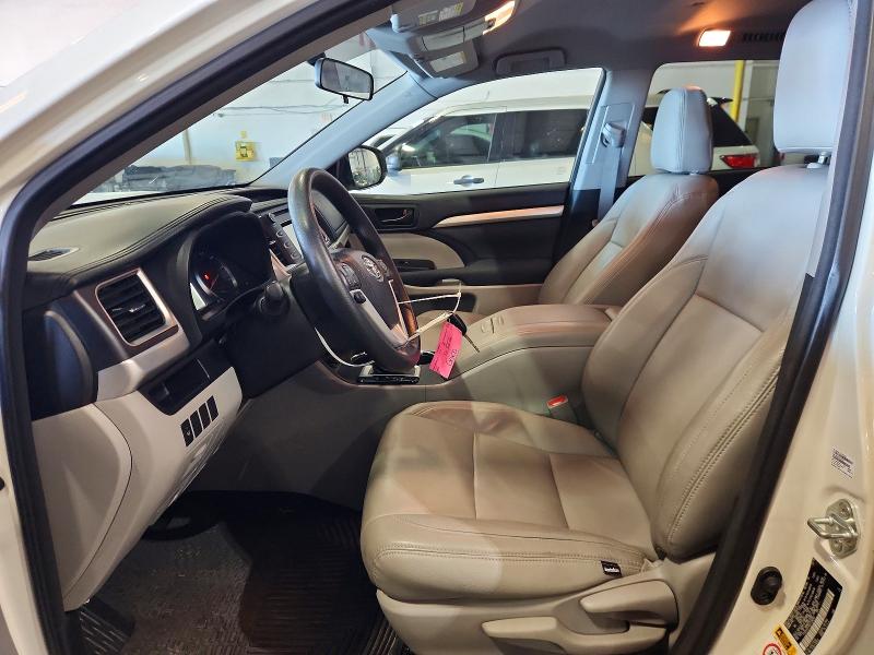 Photo 7 from auction – 2016 TOYOTA HIGHLANDER with VIN 5TDZKRFH4GS138263