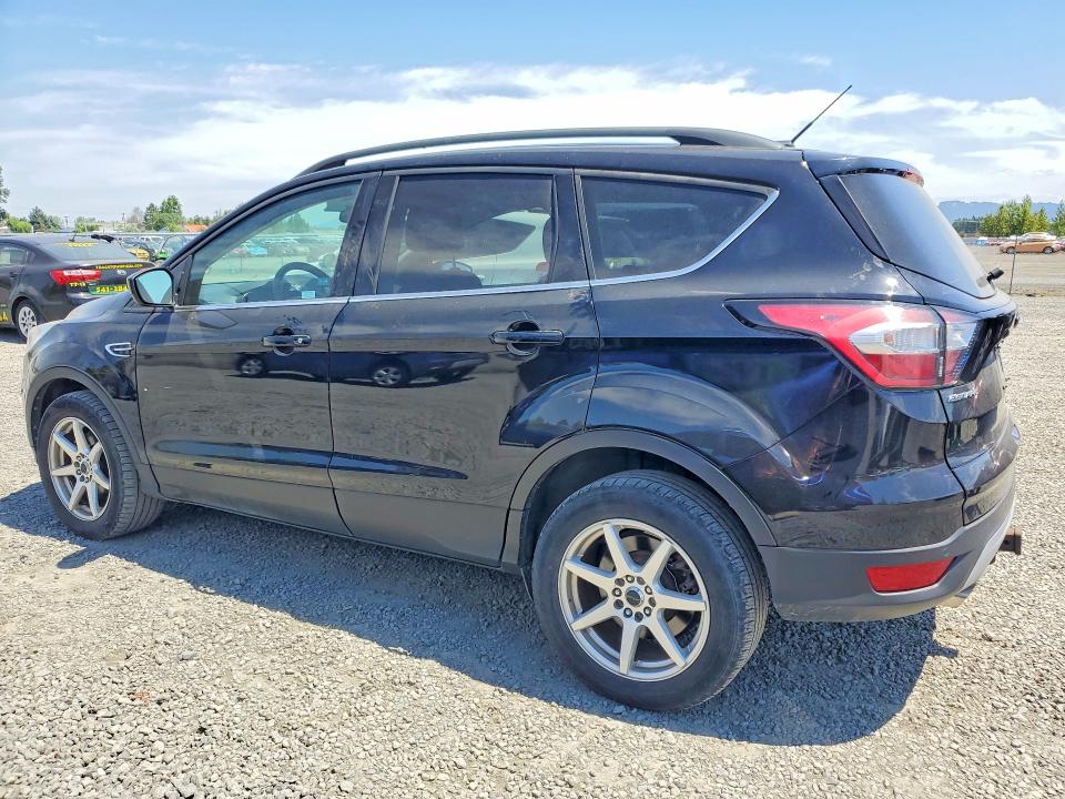Photo 2 from auction – 2017 FORD ESCAPE with VIN 1FMCU0G9XHUE16787