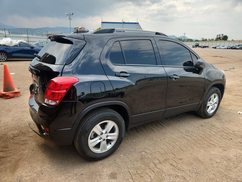 Photo 3 from auction – 2021 CHEVROLET TRAX with VIN KL7CJPSM9MB372771