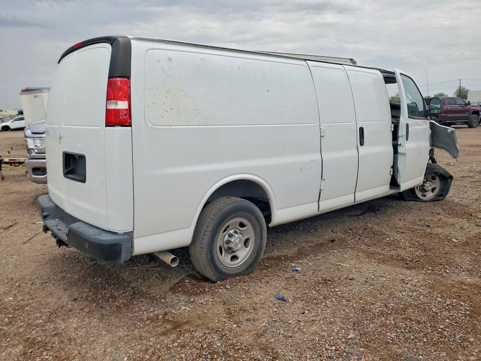 Photo 3 from auction – 2023 CHEVROLET EXPRESS G2500 with VIN 1GCWGBFP5P1121908