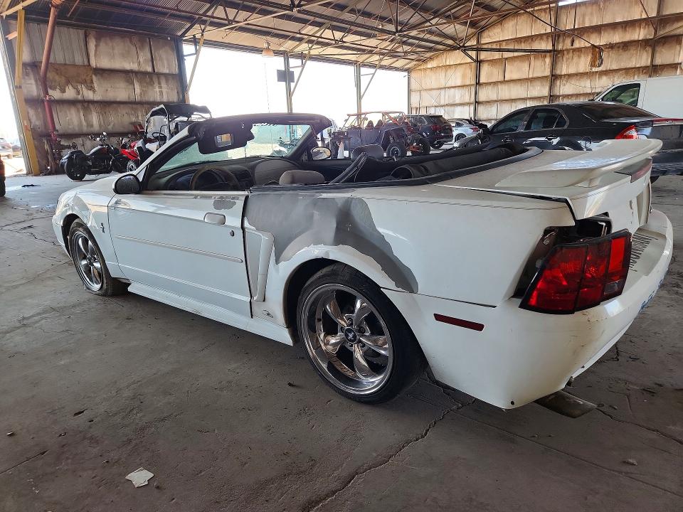 Photo 2 from auction – 2000 FORD MUSTANG with VIN 1FAFP4446YF239450