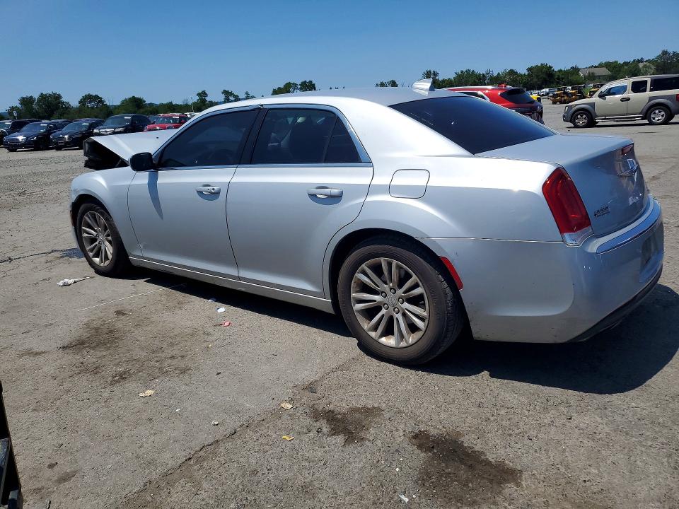 Photo 2 from auction – 2019 CHRYSLER 300 with VIN 2C3CCAAG6KH566365