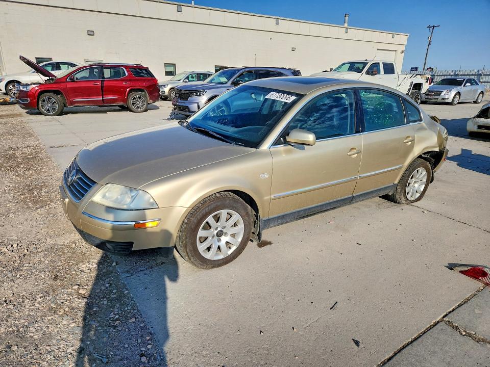 VOLKSWAGEN PASSAT 2002 with VIN WVWPD63B32P124423 - Photo from auction