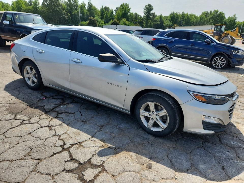 Photo 4 from auction – 2021 CHEVROLET MALIBU with VIN 1G1ZB5ST0MF088615