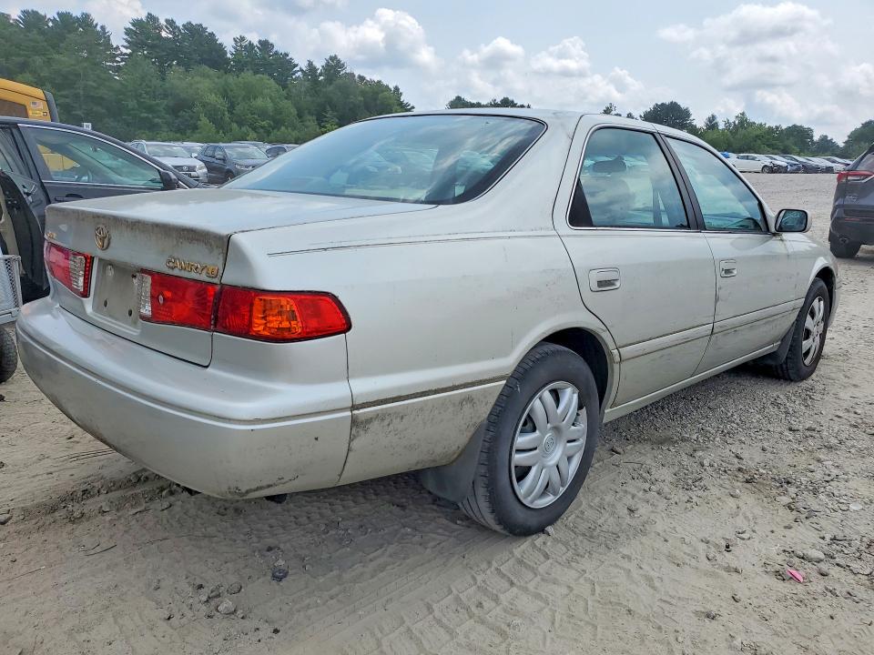 Photo 3 from auction – 2000 TOYOTA CAMRY with VIN 4T1BG22K9YU703045