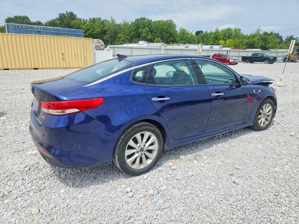 Photo 3 from auction – 2017 KIA OPTIMA with VIN 5XXGU4L35HG144234