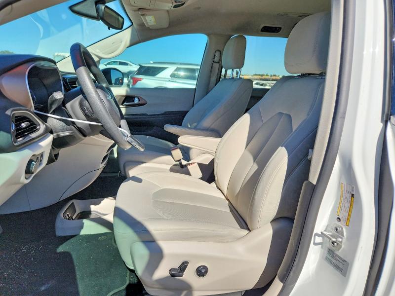 Photo 7 from auction – 2017 CHRYSLER PACIFICA with VIN 2C4RC1CG3HR531580