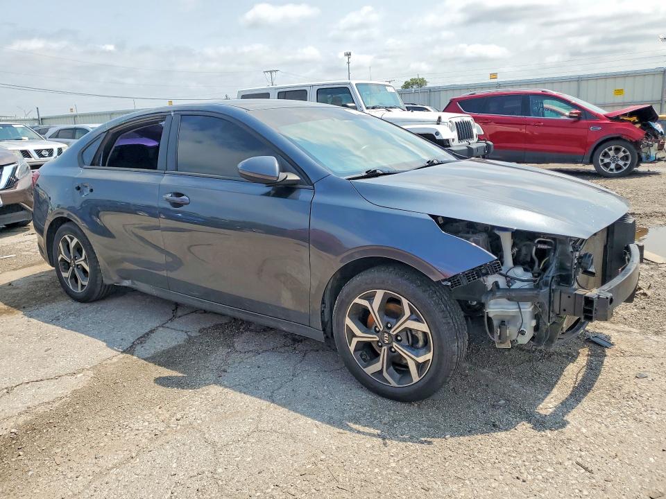 Foto 4 de la subasta – 2021 KIA FORTE con VIN 3KPF24AD2ME381926