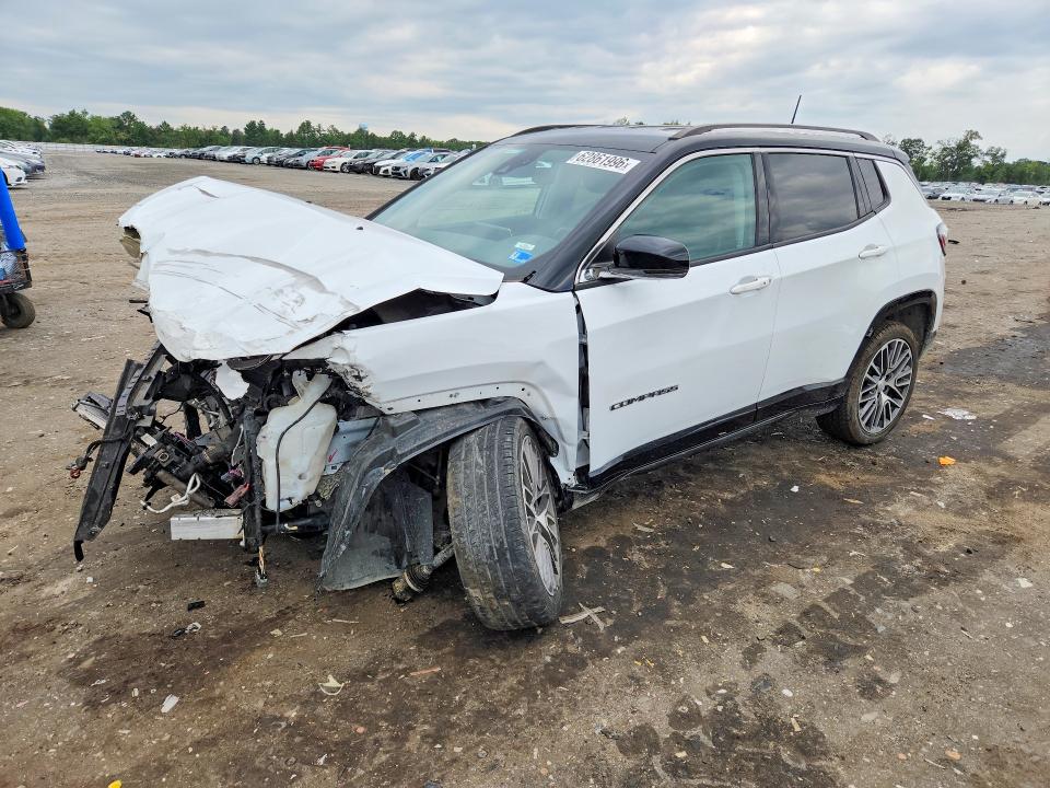 JEEP COMPASS 2022 with VIN 3C4NJDCB8NT110554 - Photo from auction