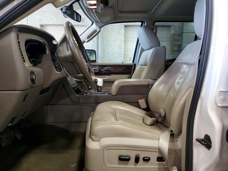 Photo 7 from auction – 2015 LINCOLN NAVIGATOR with VIN 5LMJJ2JT3FEJ13113