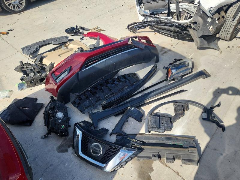 Photo 13 from auction – 2017 NISSAN ROGUE with VIN JN8AT2MT9HW398026