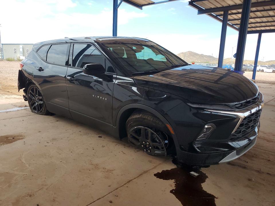Photo 4 from auction – 2026 CHEVROLET BLAZER with VIN 3GNKBCR4XTS144296