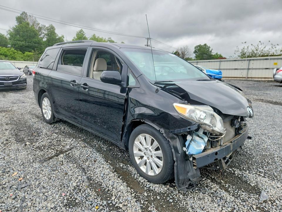 Photo 4 from auction – 2012 TOYOTA SIENNA with VIN 5TDJK3DC4CS038594